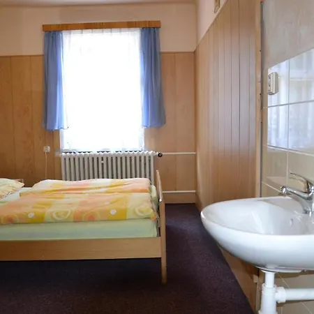 Πανσιόν Hostel Fortuna 3*