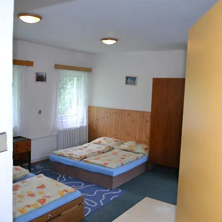 Hostel Fortuna Πανσιόν