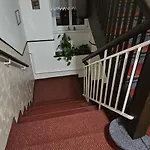 Hostel Fortuna Πανσιόν