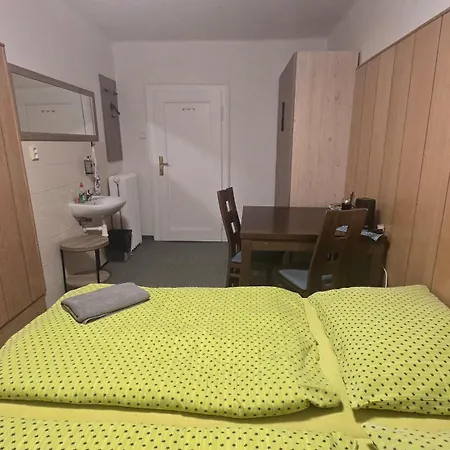 Hostel Fortuna Πανσιόν 3*